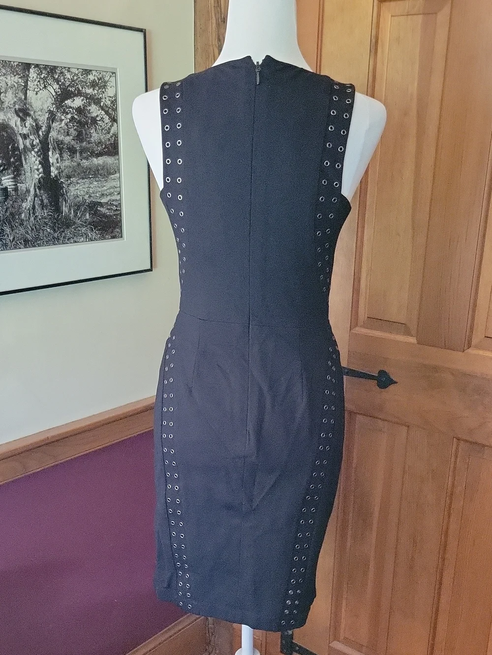 BCBGMAXAZRIA Black Silver Eyelet Trim Sleeveless Sexy Sheath Dress - Picture 4 of 8